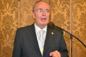 Antonio Hernández, Premio nacional de la Crítica